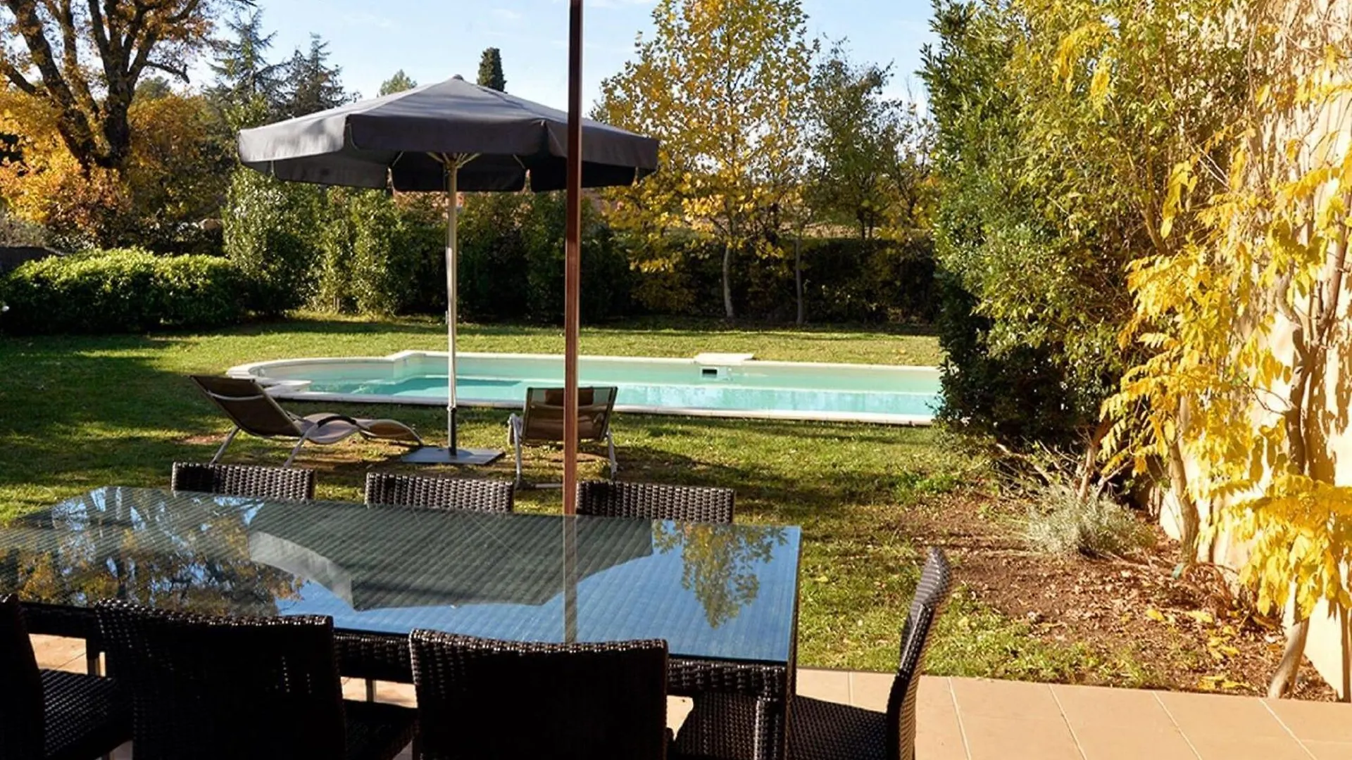 Provencal Villa On The Luberon Surroundings