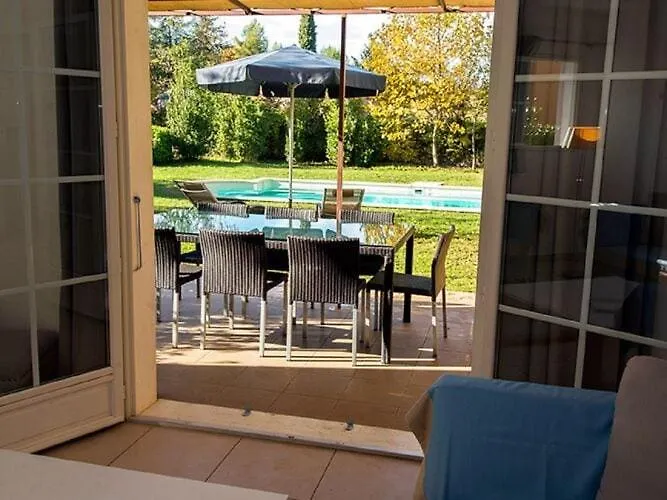 Provencal Villa On The Luberon Surroundings Saint-Saturnin-les-Apt